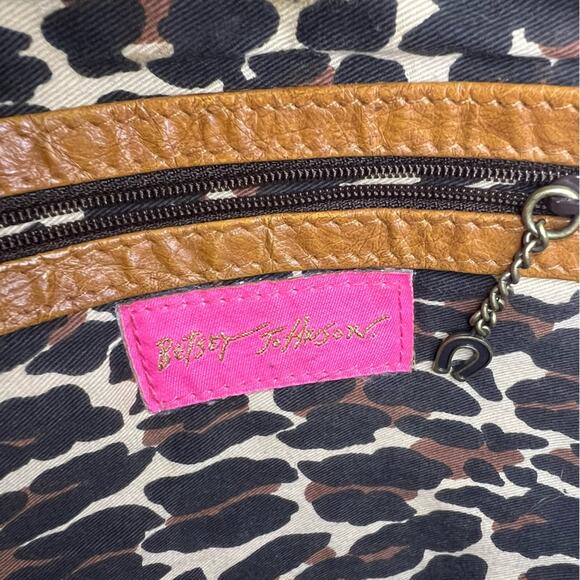 Betsey Johnson Vintage Leather Shoulder Bag - Picture 6 of 7